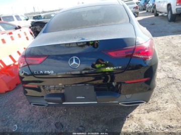 Mercedes CLA C118/X118 2020 Mercedes-Benz CLA 2020 r., 2,0L 250 4MATIC 2.0 Benzyna 221KM, zdjęcie 4