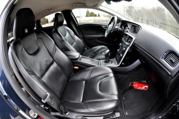 Volvo V40 II Hatchback 1.6 D2 115KM 2013 Volvo V40 1.6Hdi 115KM Navi Skóra Pdc Grzane, zdjęcie 7
