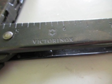 VICTORINOX WIELOFUNKCYJNE KOMBINERKI KIESZONKOWE