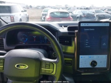 Ford 2022 Ford F150 2022 Ford F-150 Lightning Pro 4WD SuperCrew 5.5 Box Elektryczny, zdjęcie 11