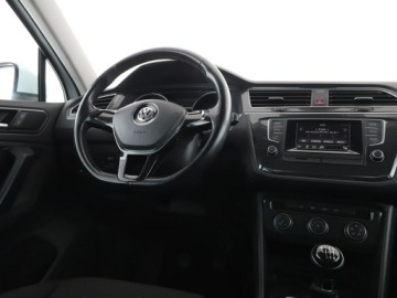 Volkswagen Tiguan I SUV Facelifting 1.4 TSI BlueMotion Technology 125KM 2016 Volkswagen Tiguan PDC hak klima, zdjęcie 15