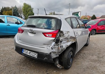 Toyota Auris II Hatchback 5d Dual VVT-i 100 99KM 2014 Toyota Auris 2014r, 1.3 Benzyna. Uszkodzony prawy tyl. Jezdzi. 1.3 99KM, zdjęcie 3