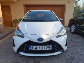 Toyota Yaris III Hatchback 5d Facelifting 2017 1.5 Hybrid 100KM 2018 Toyota Yaris hybrid 2018 po serwisie bezwypadkowy Salon PL Serwis, zdjęcie 12
