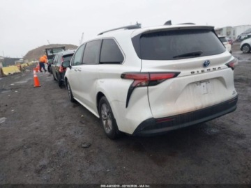 Toyota Sienna III 2022 Toyota Sienna XLE, 2022r., 2.5L 2.5 Hybryda 189KM, zdjęcie 2