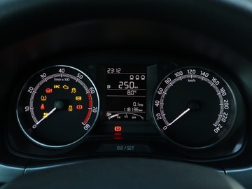 Skoda Fabia III Hatchback Facelifting 1.0 MPI 60KM 2019 Skoda Fabia 1.0, Salon Polska, GAZ, VAT 23%, zdjęcie 10