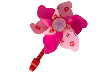 Розовый вентилятор на руле