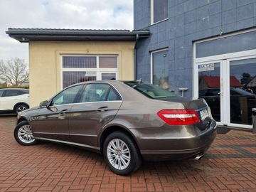 Mercedes Klasa E W212 Limuzyna 250 CGI BlueEFFICIENCY 204KM 2010 Mercedes E 250 CGI Elegance Automat Navi Skóry, zdjęcie 5