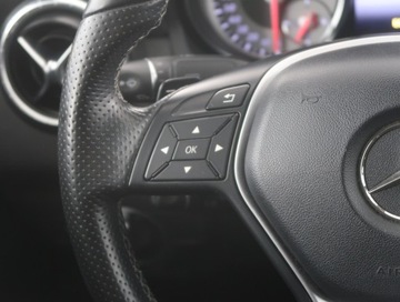 Mercedes CLA C117 Coupe 1.6 200 156KM 2013 Mercedes CLA 200, Salon Polska, Automat, Skóra, zdjęcie 17