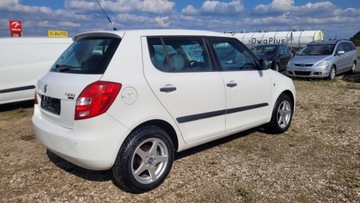 Skoda Fabia II Hatchback 1.2 i HTP 60KM 2010 Skoda Fabia II 2010r. 1.2i/60KM, zdjęcie 1