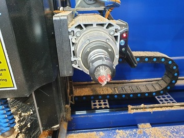 Tokarka CNC drewna 4x4 z automatycznym załadunkiem