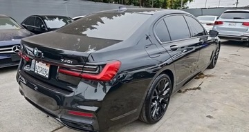 BMW Seria 7 G70 2022 BMW 7 Series Sedan 740i M Sport Line, zdjęcie 2