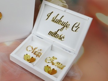 Свадебный набор с коробочкой для конвертов и золотых обручальных колец.