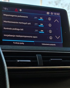 Peugeot 3008 II Crossover 2.0 BlueHDi 180KM 2017 Peugeot 3008 System StartStop Navi Czujniki Glosniki Focal Keyless Go, zdjęcie 17