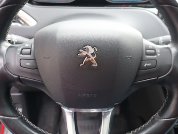 Peugeot 2008 I SUV Facelifting 1.2 PureTech 110KM 2018 Peugeot 2008 1.2 PureTech, Salon Polska, zdjęcie 15