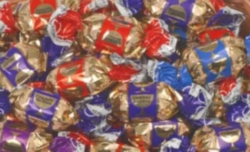 Конфеты веса 0,5 кг шоколада 500 г фаршированной панды с алкогольными ликерами