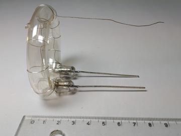 Нить накаливания, горелка мощностью до 1000Вт.