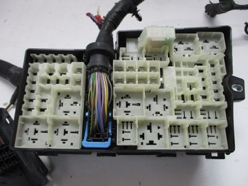 Skrzynka bezpieczników FORD C MAX MK2