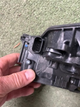 BMW 2 F46 ZÁMEK PŘEDNÍ P 7281934