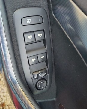 Peugeot 2008 I SUV Facelifting 1.2 PureTech 110KM 2017 Peugeot 2008 Skora Super wersja 1.2 Benzyna 110KM, zdjęcie 17