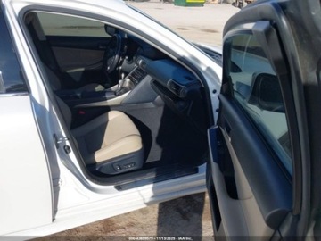 Lexus IS III 2017 Lexus IS 200t, 2017r., 2.0L 2.0 Benzyna 241KM, zdjęcie 8