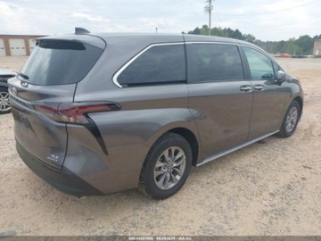 Toyota Sienna III 2024 Toyota Sienna xle, 2024r., 2.5L 2.5 Benzyna 189KM, zdjęcie 2