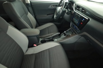 Toyota Auris II Hatchback 5d Facelifting 1.8 Hybrid 136KM 2018 Toyota Auris Hybrid, Salon Polska, Automat, Klima, zdjęcie 6