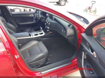 Kia Stinger Liftback 3.3 T-GDi 366KM 2018 Kia Stinger 2018 r., 3.3 L GT1 AWD 3.3 Benzyna 365KM, zdjęcie 8