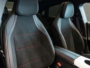 Mercedes CLA C118/X118 2025 MERCEDES-BENZ CLA 200 AMG Line Sedan 1.5 (163KM) 2025, zdjęcie 11