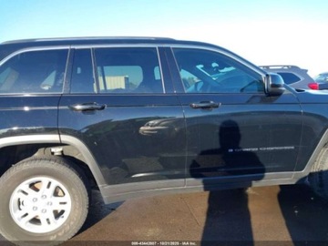 Jeep Grand Cherokee V 2024 Jeep Grand Cherokee Laredo 2024 3.6l 3.6 Benzyna 293KM, zdjęcie 6