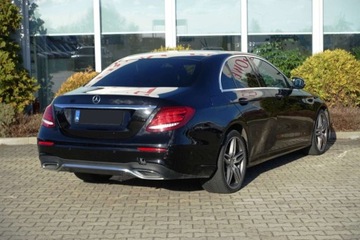 Mercedes Klasa E W213 Limuzyna 2.0 220d 194KM 2016 Mercedes-Benz Klasa E Panorama Skora HeadUp AMG InteriorExterior Tempo, zdjęcie 3