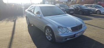 Mercedes Klasa C W203 Sedan W203 1.8 (C 180 Kompressor) 143KM 2005 Mercedes-Benz Klasa C Ozarow Mazowiecki 1.8 benzyna 2005 rok ALUFELGI, zdjęcie 3