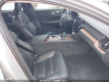 Volvo 2024 Volvo S60 2024r, Plus Dark, 2.0L 2.0 Benzyna 250KM, zdjęcie 8