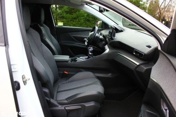 Peugeot 5008 II Crossover Facelifting 1.5 BlueHDi 130KM 2021 Peugeot 5008 Peugeot 5008 1.5 BlueHDI Allure SampS 1.5 Diesel 130KM, zdjęcie 38