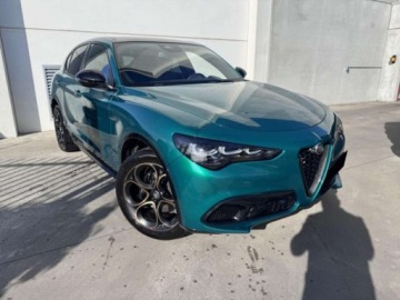 Alfa Romeo Stelvio SUV Facelifting 2023 2.0 GME Turbo 280KM 2025 2.0 Turbo Intensa Q4 (280 KM) Dach przeszklony, rozsuwany elektrycznie, zdjęcie 3