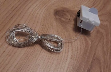Lampki na druciku 2m z bateriami 20led ciepłe