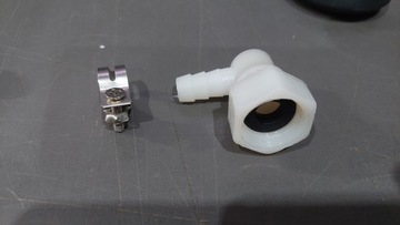 Угловой соединитель для кабин с гидромассажными панелями