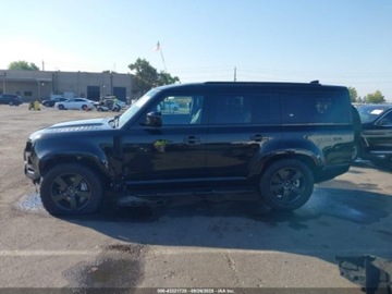 Land Rover Defender IV (L663) 2023 Land Rover Defender 130 X-Dynamic SE 2023 3.0l 3.0 Benzyna 395KM, zdjęcie 2