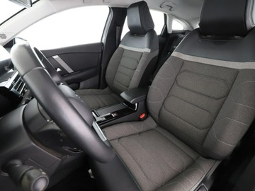 Citroen C4 III SUV 1.5 BlueHDi 110KM 2021 Citroen C4 Kamera, Navi, Aut.klima, Bluetooth, zdjęcie 12