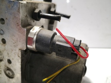 Главный тормозной цилиндр Audi A6 C5 VW Passat B5 4B0614517G 0265225124 0265950055