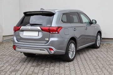 Mitsubishi Outlander III SUV PHEV Facelifting 2020 2.4 PHEV 224KM 2020 Mitsubishi Outlander 2.4 PHEV, Salon Polska, zdjęcie 4