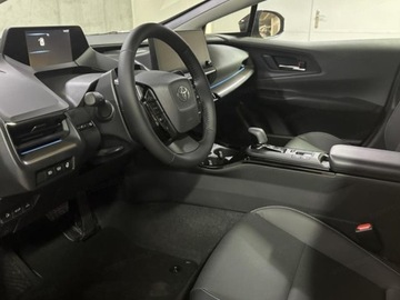 Toyota Prius V (XW60) 2.0  Hybrid Dynamic Force Plug-in 223KM 2025 Od ręki - Executive 2.0 Plug-in Hybrid 223KM | Podgrzewane fotele!, zdjęcie 6