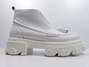 Белые кроссовки на траппере R.Polański 37.5