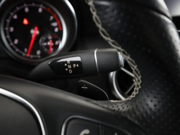 Mercedes Klasa A W176 Hatchback 5d Facelifting 200 156KM 2016 Mercedes A 200 156KM automat navi półskóra PDC, zdjęcie 28