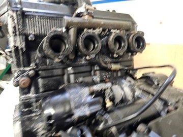 Kawasaki GPZ 1100 ZZR 1100 двигатель в сборе