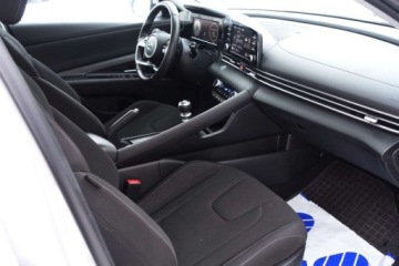 Hyundai Elantra VII Sedan 1.6 MPI 123KM 2023 Hyundai Elantra Bezwypadek Kamera Klima 2stref Tempomat AndroidCarPlay, zdjęcie 9