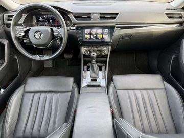 Skoda Superb III Kombi Plug-In Hybrid 1.4 TSI Plug-In-Hybrid 218KM 2022 Skoda Superb LK Matrix Hak Tempomat ACC Kessy ASO Panorama FV23, zdjęcie 19