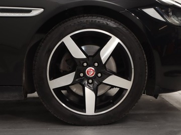 Jaguar XE Sedan 2.0 i4 180KM 2016 Jaguar XE 20d, Salon Polska, 177 KM, Automat, zdjęcie 14