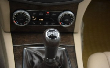 Mercedes Klasa C W204 Limuzyna 1.6 180 K BlueEFFICIENCY 156KM 2009 Mercedes-Benz Klasa C 1.6B Kompresor Skora Navi Xenon 2 KPL KOL Serwis Zad, zdjęcie 31