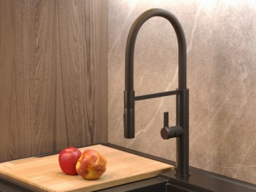 ПОЛНОСТЬЮ ЧЕРНЫЙ КУХОННЫЙ СМЕСИТЕЛЬ С ВЫДВИЖНОЙ ЛЕЙКОЙ