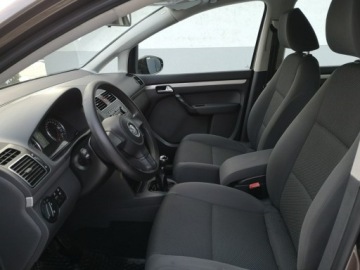 Volkswagen Touran II 1.6 TDI 105KM 2011 Volkswagen Touran 1.6 TDI 105KM Klimatronic, zdjęcie 15